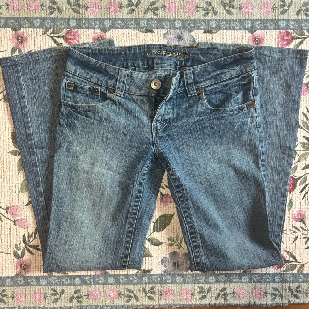 America Eagle low rise flared jeans
